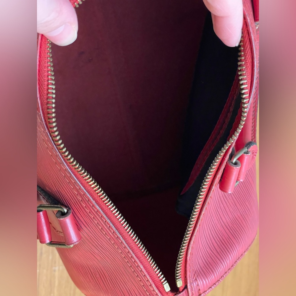 Louis Vuitton Red Epi Speedy 25 Leather Satchel - Picture 5 of 16